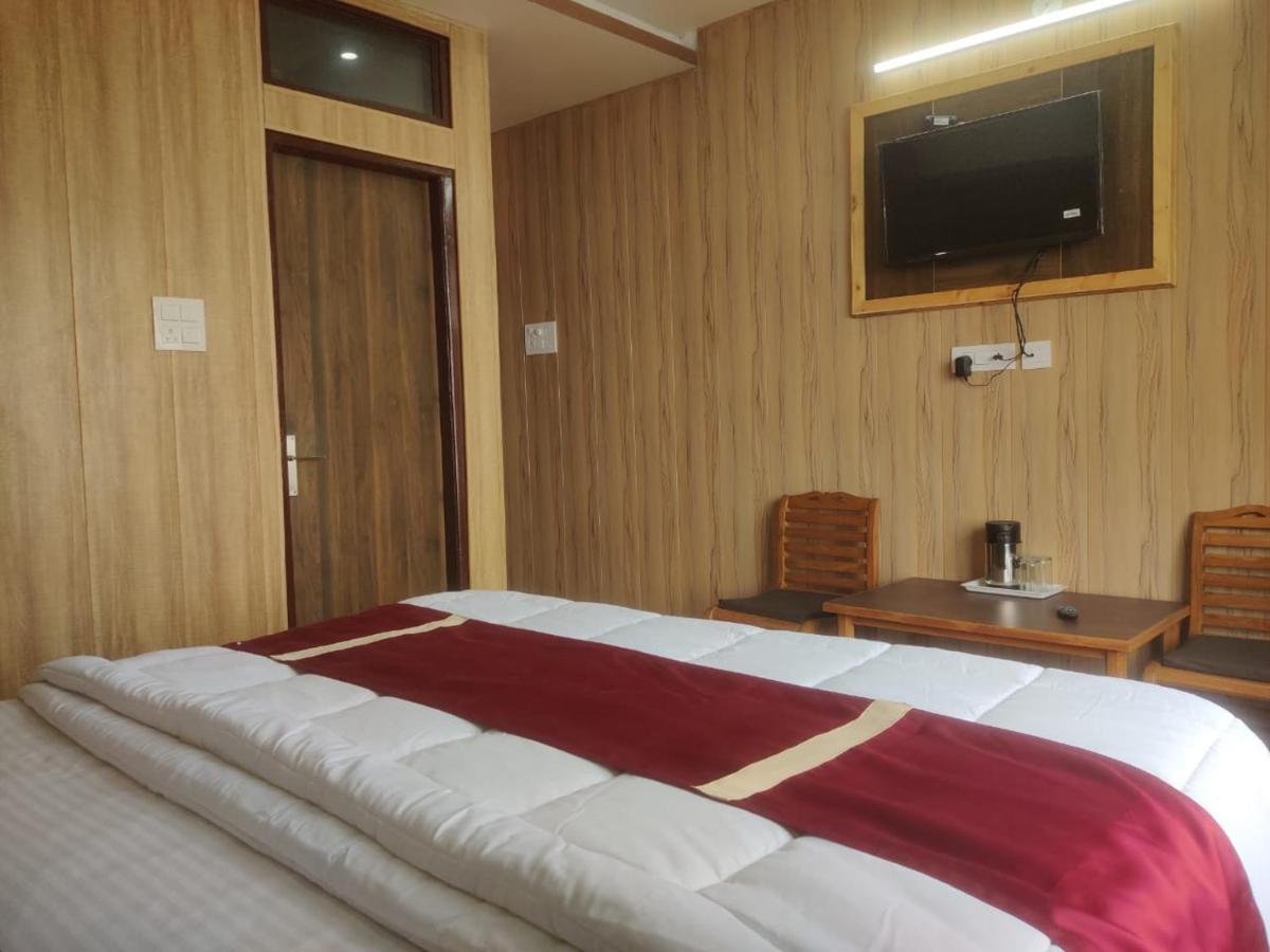 Fabhotel Maya ムスーリー エクステリア 写真