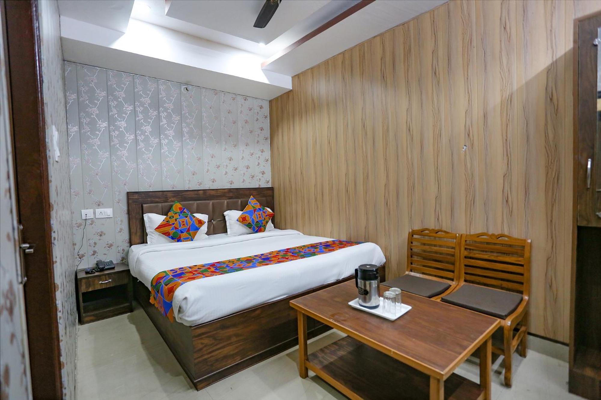 Fabhotel Maya ムスーリー エクステリア 写真