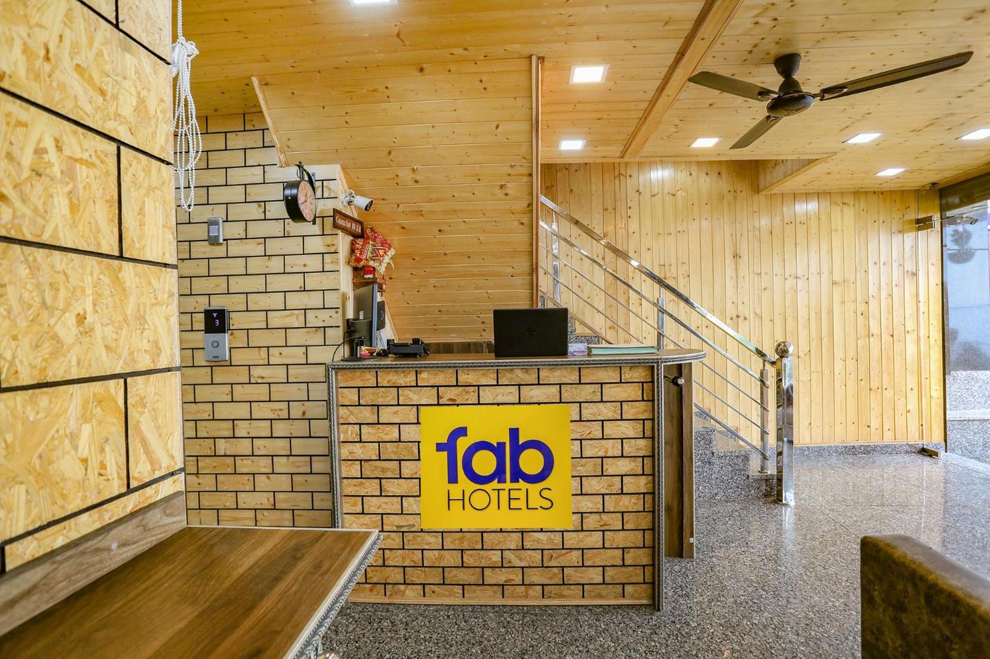 Fabhotel Maya ムスーリー エクステリア 写真