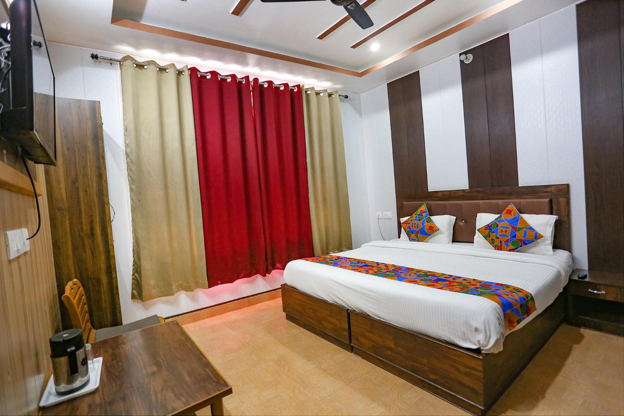 Fabhotel Maya ムスーリー エクステリア 写真