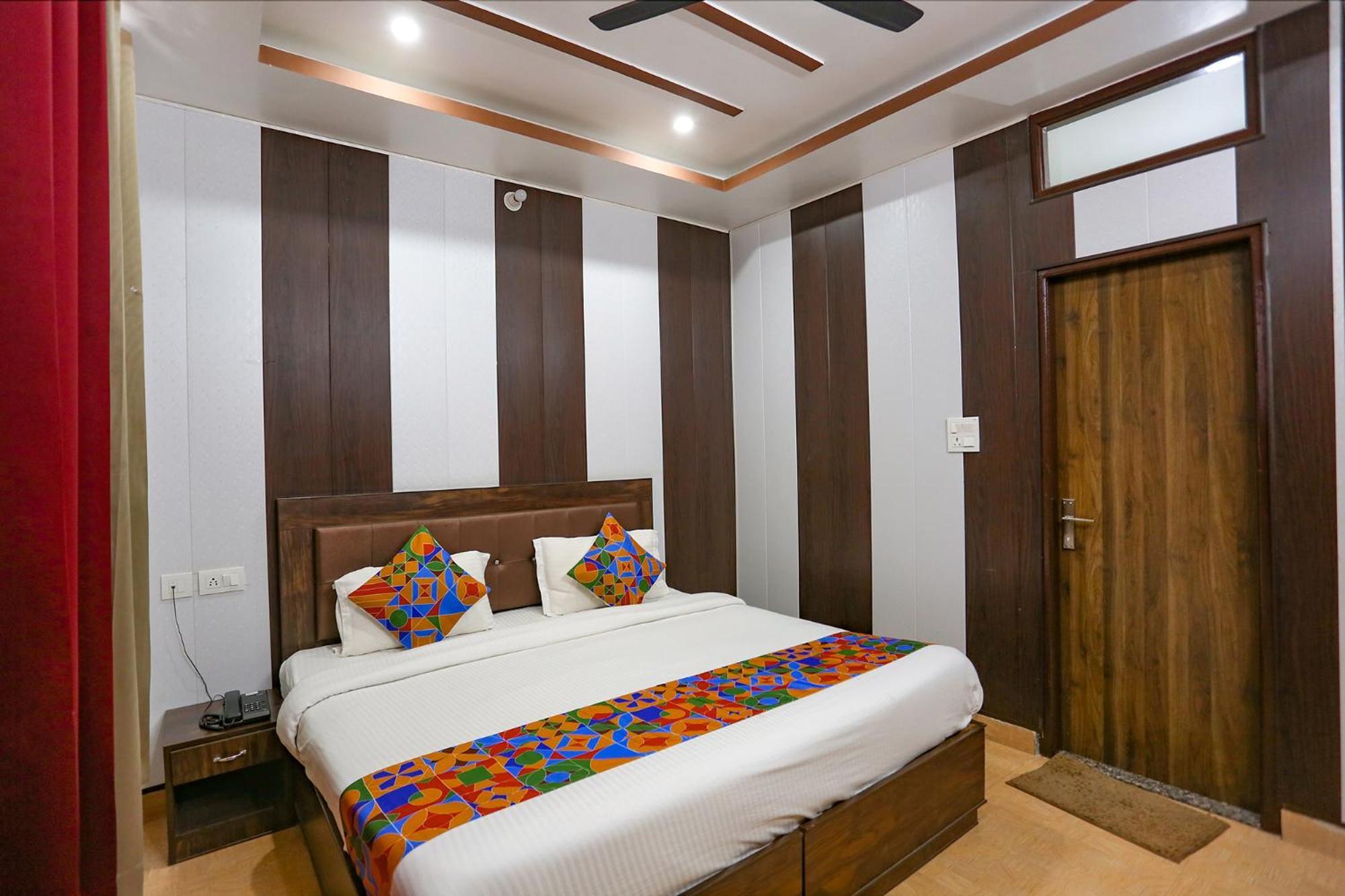 Fabhotel Maya ムスーリー エクステリア 写真