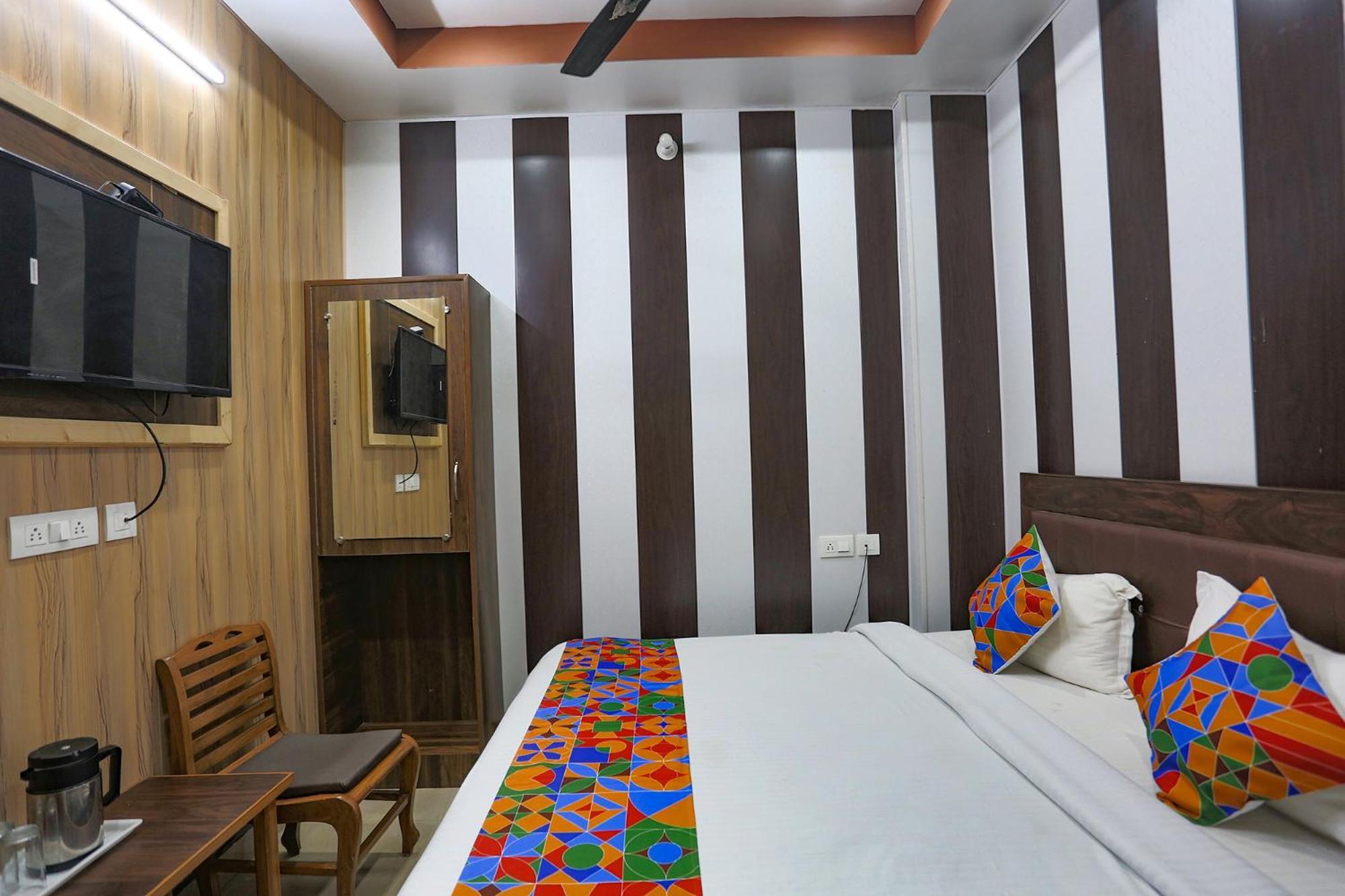 Fabhotel Maya ムスーリー エクステリア 写真